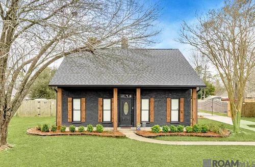 9210 Gary St, Denham Springs, LA, 70726-2784 | Card Image