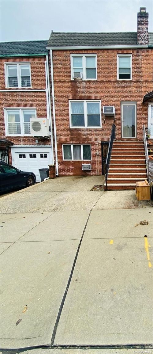 20-65 47th St, Long Island City, NY, 11105-1201 | Card Image