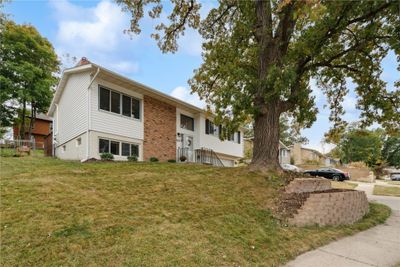 2529 M Avenue Nw, House other with 3 bedrooms, 2 bathrooms and null parking in Cedar Rapids IA | Image 2