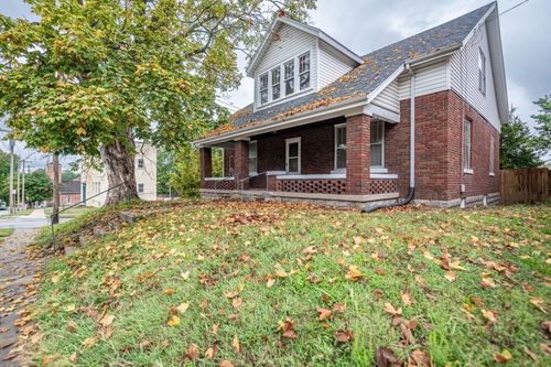 401 Spruce St, Boonville, MO, 65233-1661 | Card Image
