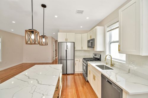 30 Hiawatha Rd, Boston, MA, 02126-3124 | Card Image