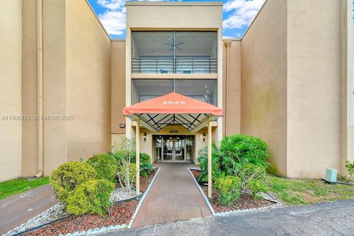 2-4020 N Hills Dr, Hollywood, FL, 33021-2463 | Card Image