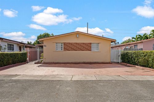 1028-1028 W 30th St, Hialeah, FL, 33012-5030 | Card Image
