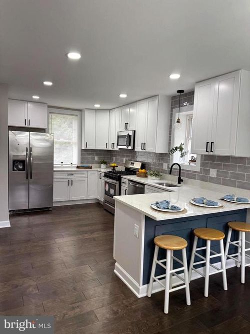 3905 Oakford Ave, BALTIMORE, MD, 21215-5438 | Card Image
