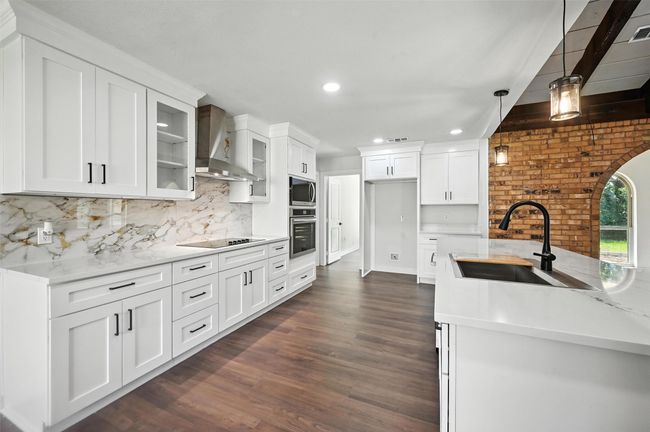 5 Burner Cooktop with Built in Oven and​​‌​​​​‌​​‌‌​‌‌​​​‌‌​​‌‌​‌​​​​​‌ Microwave. | Image 8