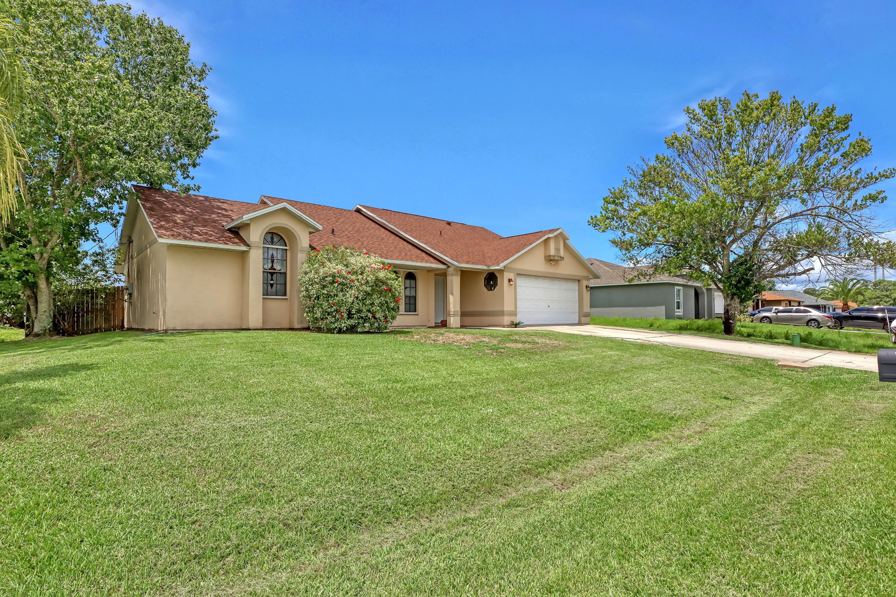Giralda Cir, Palm Bay, FL 32907