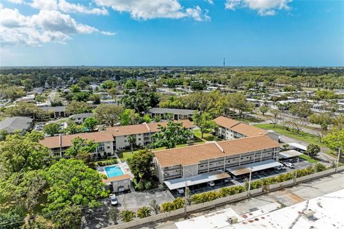 424-3983 Maceachen Boulevard, SARASOTA, FL, 34233 | Card Image