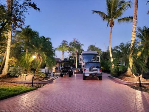 4690 Southern Breeze Dr, NAPLES, FL, 34114-9419 | Card Image