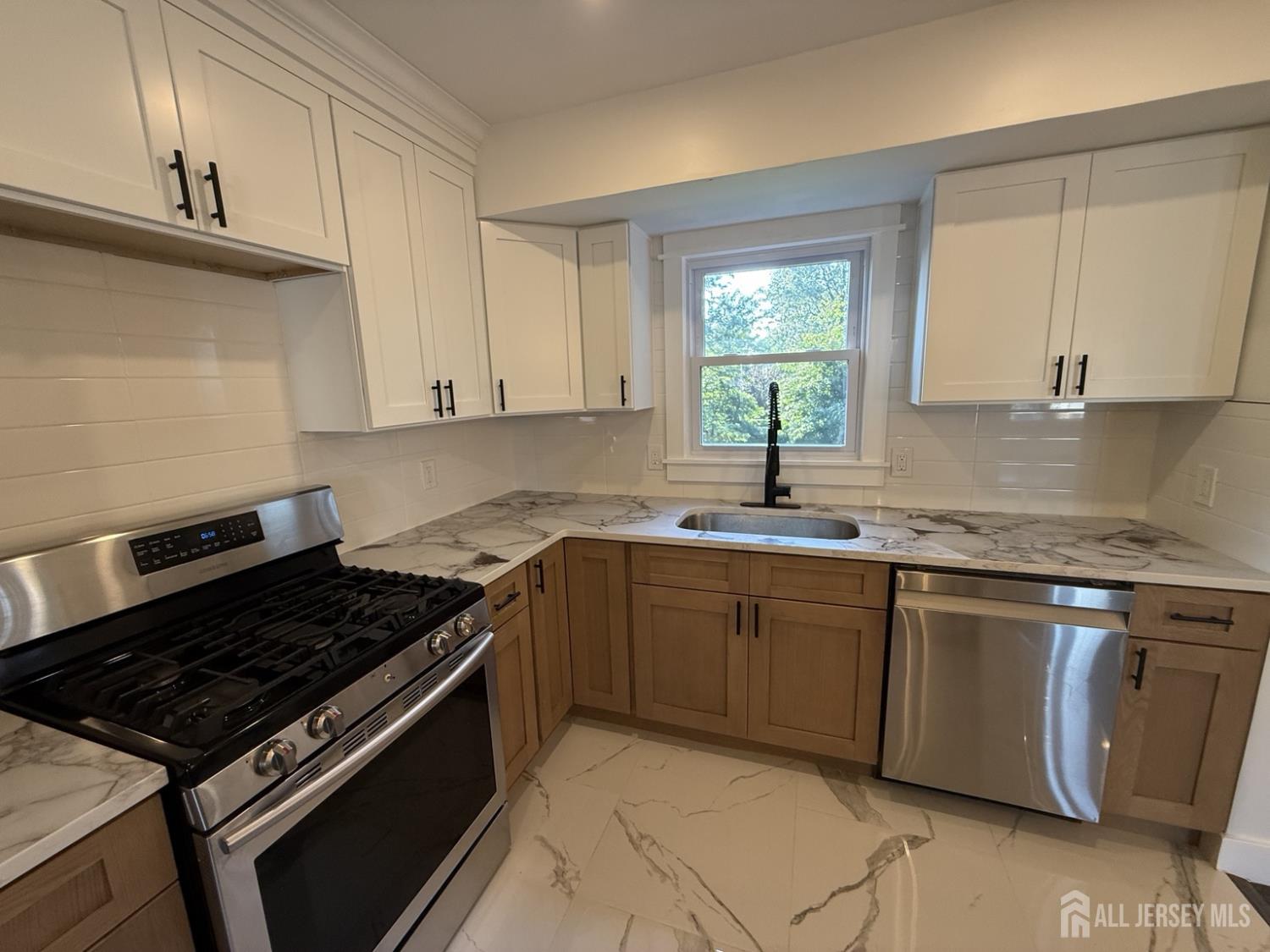 Residential Lease in Sewaren 5
