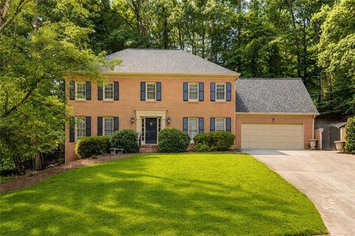 9620 River Lake Dr, Roswell, GA, 30075-5021 | Card Image