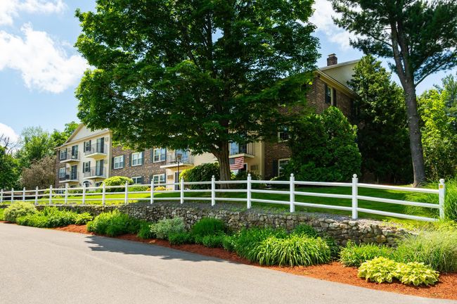 APT-24 - 5 Autumn Leaf Dr, Condo with 2 bedrooms, 1 bathrooms and null parking in Nashua NH | Image 37