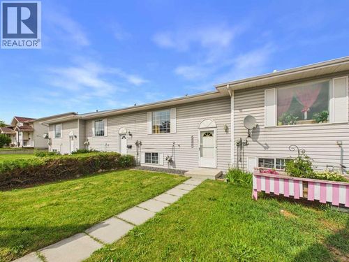 4412 47 Ave, Sylvan Lake, AB, T4S1P1 | Card Image