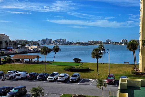 apt-406-4550 Cove Cir, Madeira Beach, FL, 33708-2846 | Card Image