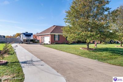 1013 Pembrooke Drive, House other with 3 bedrooms, 3 bathrooms and null parking in Bardstown KY | Image 3