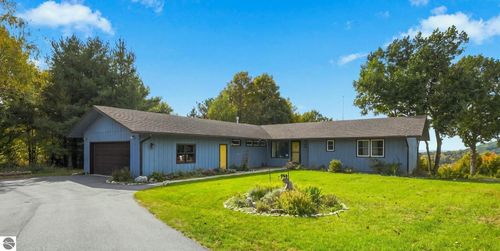 200 Sunset Dr, Frankfort, MI, 49635-9663 | Card Image