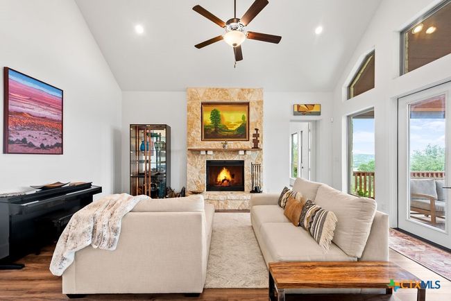 213 Lets Roll Dr, House other with 4 bedrooms, 3 bathrooms and null parking in Fischer TX | Image 11