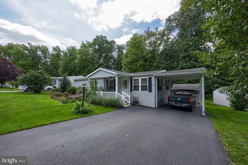 322 Maple Ave, MANHEIM, PA, 17545-8900 | Card Image