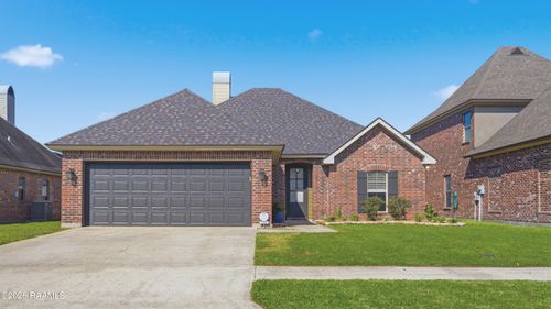 210 Cedar Grove Dr, Youngsville, LA, 70592-5853 | Card Image
