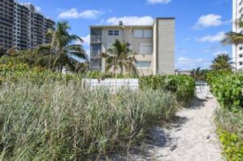 apt-325-3600 N Ocean Dr, Riviera Beach, FL, 33404-3259 | Card Image