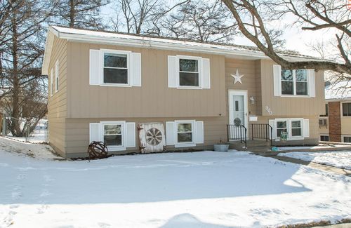 900 5th St Nw, Waverly, IA, 50677-1517 | Card Image