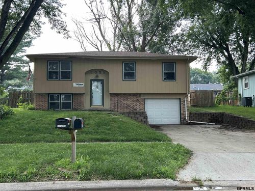 1051 N 27th St, Blair, NE, 68008-1014 | Card Image