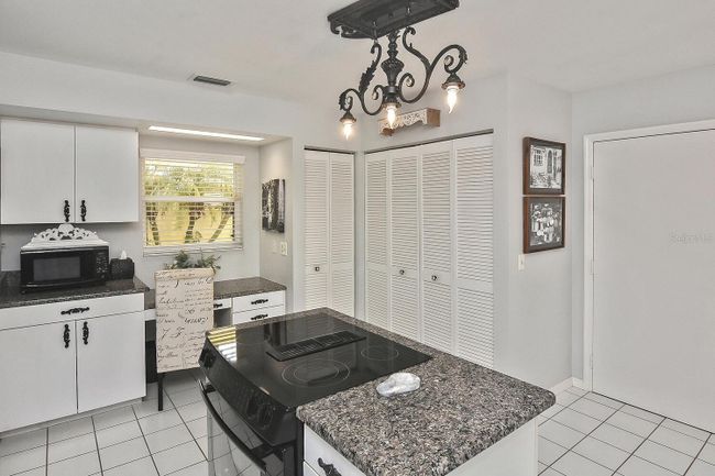 8 - 714 Brightside Crescent Drive, House other with 2 bedrooms, 2 bathrooms and null parking in Venice FL | Image 23