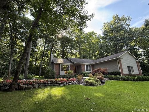 3654 Dorothy Lane, Waterford Charter Township, MI, 48329 | Card Image