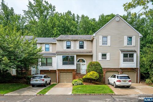 4506 Stonehedge Rd, Edison, NJ, 08820-4230 | Card Image