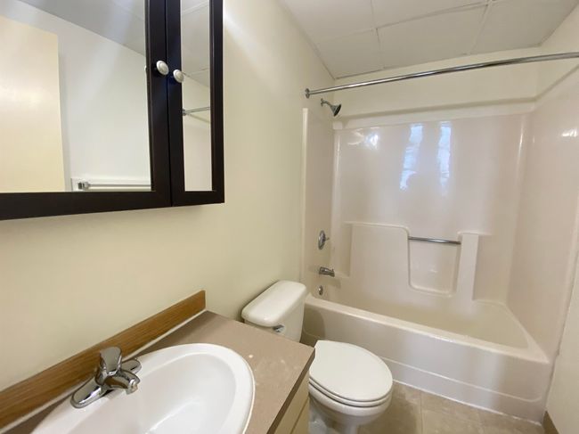 APT-214 - 30 Hanover St, Condo with 2 bedrooms, 1 bathrooms and null parking in Manchester NH | Image 27