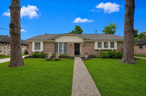 9718 Springmont Dr, Houston, TX, 77080-1240 | Card Image