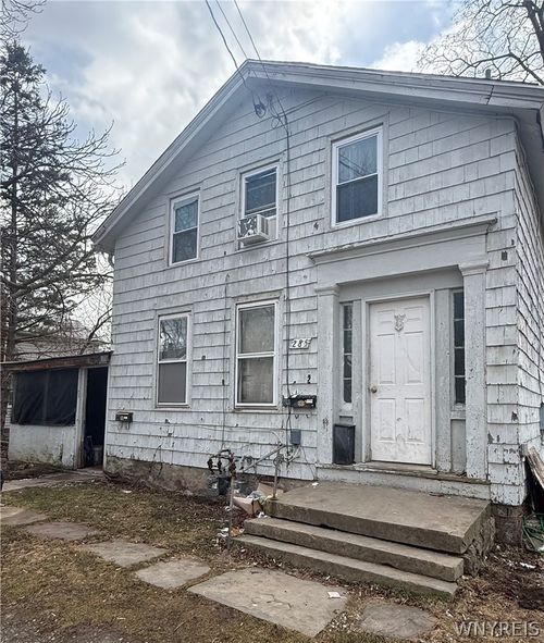 285 Chapel St, Lockport, NY, 14094-2438 | Card Image