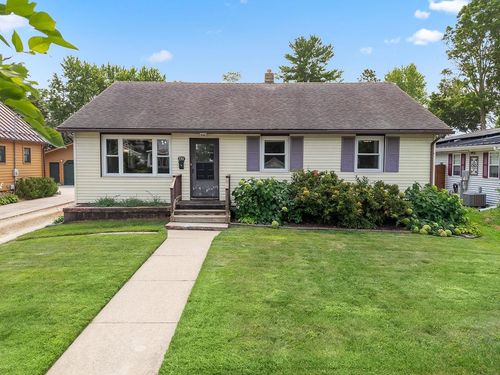 736 Mound St, Baraboo, WI, 53913-2344 | Card Image
