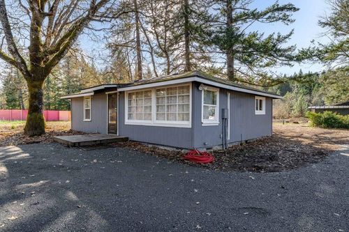 2574 Rockydale Rd, Cave Junction, OR, 97523-9740 | Card Image