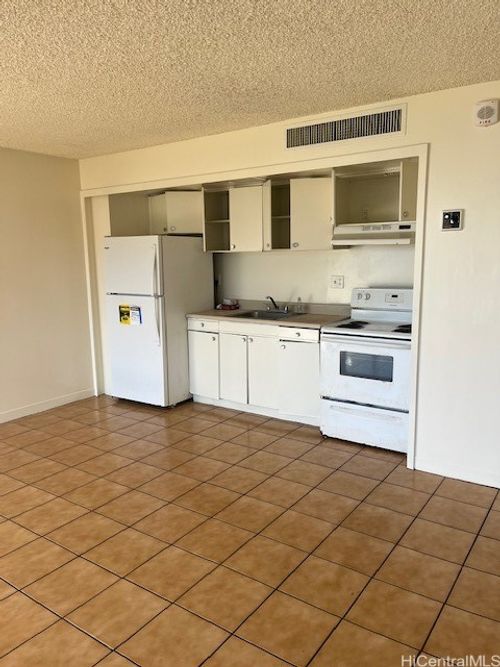 c712-84-710 Kili Dr, Waianae, HI, 96792-1525 | Card Image