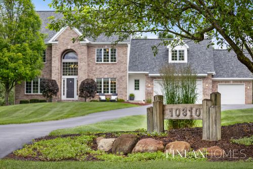 10310 E Rivershore Dr Se, Alto, MI, 49302-9243 | Card Image