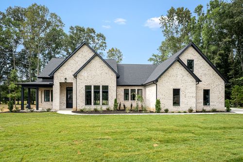 2022 Country Club Dr, Tullahoma, TN, 37388-4819 | Card Image