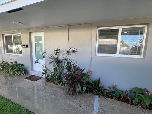 916-916 Nw 26th St, Wilton Manors, FL, 33311-2333 | Card Image