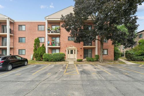 4-5401 Chateau Drive, Rolling Meadows, IL, 60008 | Card Image