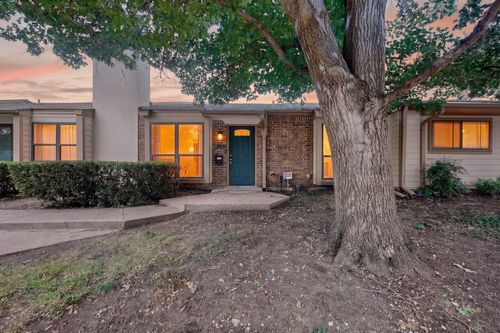 13786 Brookgreen Cir, Dallas, TX, 75240-5813 | Card Image