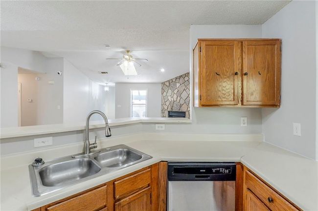 870 Chapman Cir, House other with 3 bedrooms, 2 bathrooms and 4 parking in Stone Mountain GA | Image 9
