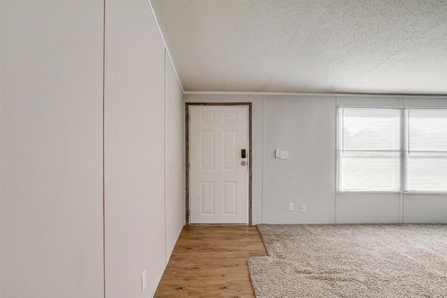 129 Clay Ct, House other with 3 bedrooms, 2 bathrooms and null parking in Springtown TX | Image 5