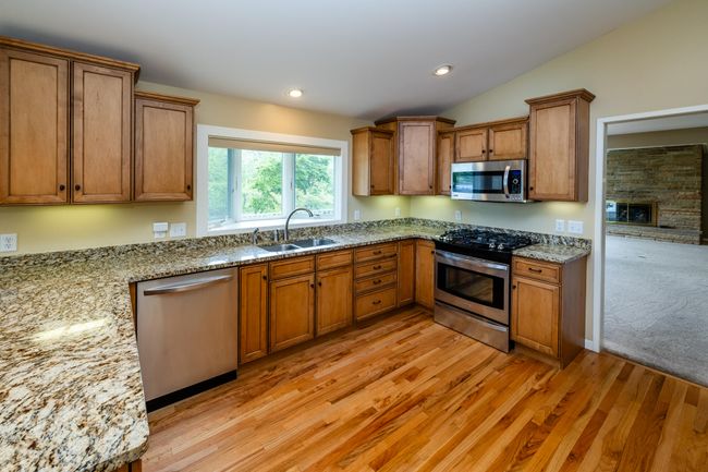2310 Riverbend Dr, House other with 3 bedrooms, 4 bathrooms and null parking in Benton Harbor MI | Image 13