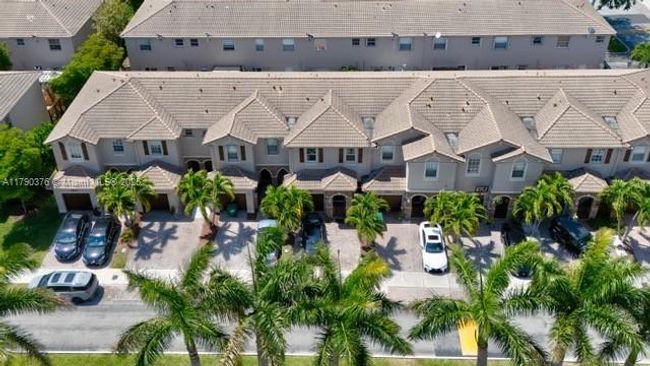 9346 Sw 221 St St, Townhouse with 3 bedrooms, 3 bathrooms and null parking in Cutler Bay FL | Image 23