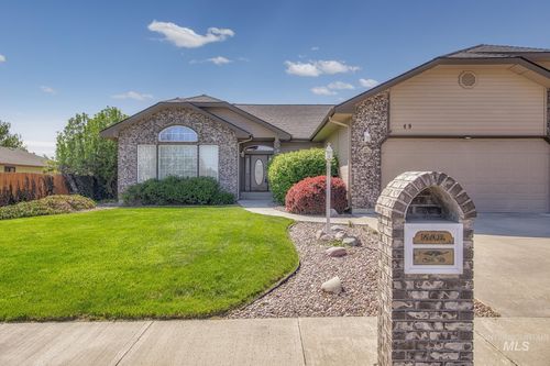 49 Nw 19th St, Ontario, OR, 97914-1976 | Card Image