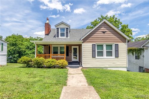 831 Traver Ave, South Boston, VA, 24592-3318 | Card Image