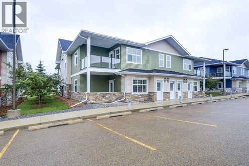 5300 Vista Trail, Blackfalds, AB, T4M0L8 | Card Image