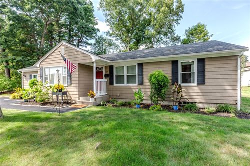 27 Centennial St, Warwick, RI, 02886-4515 | Card Image