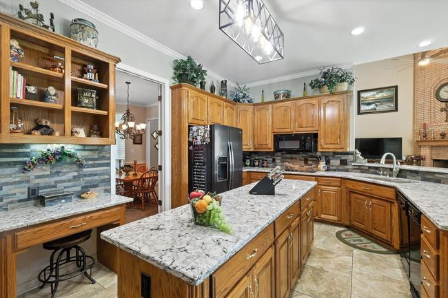 135 Woodstream Ct, House other with 4 bedrooms, 3 bathrooms and null parking in Cresson TX | Image 16