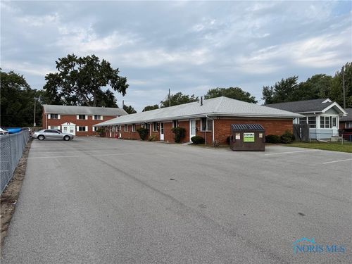 5211 Douglas Rd, Toledo, OH, 43613-2600 | Card Image