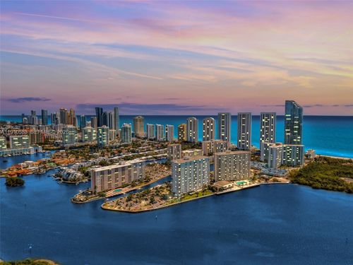 apt-902-300 Bayview Dr, Sunny Isles Beach, FL, 33160-4745 | Card Image